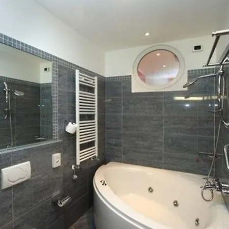 Roma Отель Триест