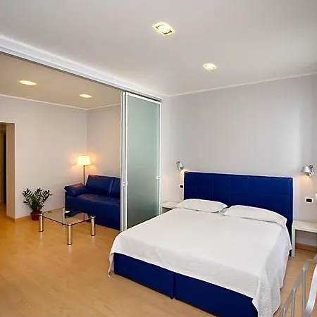 Hotel Roma 3*