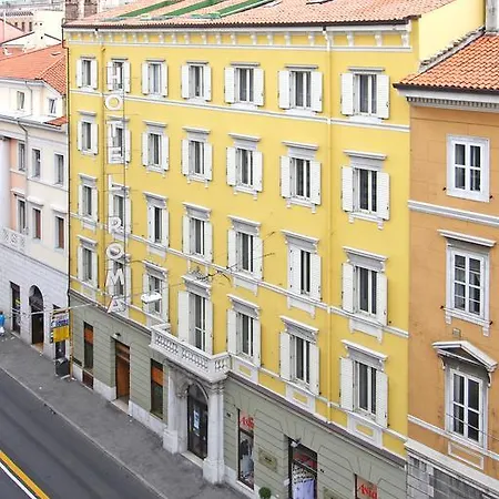 Hotel Roma 3*
